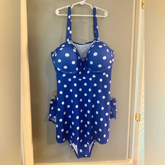 Blue and White Polka Dot Tankini and Bottoms - Picture 1 of 10